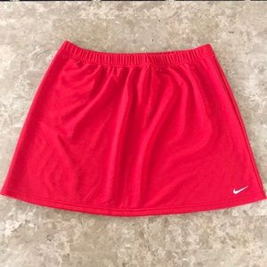 NWOT Nike Sphere skirt